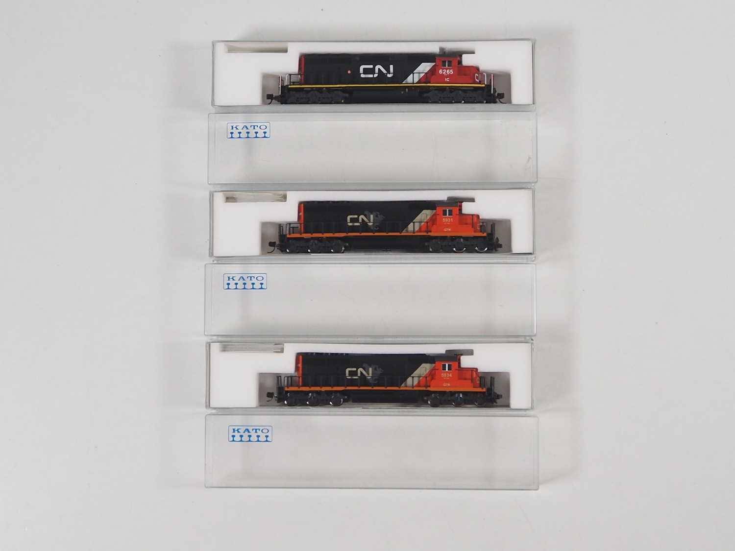 Lot 235 - A group of KATO Canadian Outline N gauge...