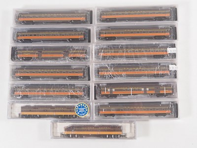 Lot 253 - A pair of LIFE-LIKE American Outline N gauge...