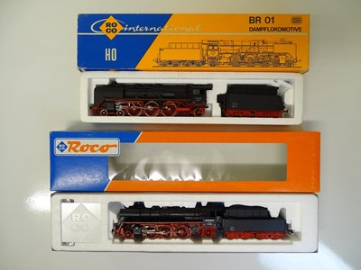 Lot 86 - HO SCALE MODEL RAILWAYS: A pair of ROCO German...