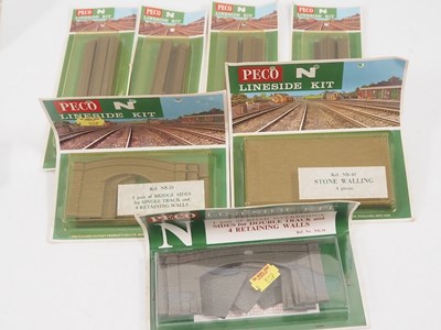 Lot 281 - A quantity of N gauge building kits, scenery...