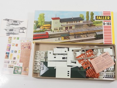 Lot 289 - A large group of unbuilt FALLER HO gauge...
