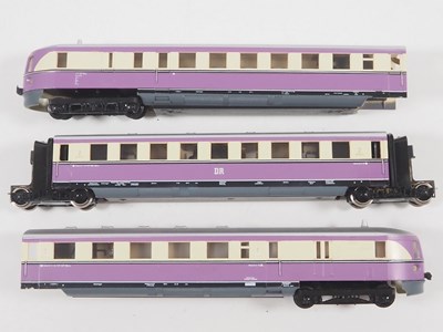 Lot 297 - A GUTZOLD HO gauge German outline G14 3-car...