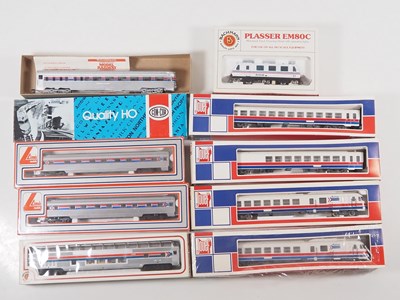 Lot 301 - A group of HO gauge American Outline rolling...