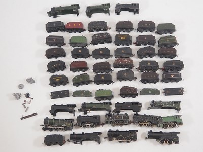 Lot 330 - A mixed group of unboxed TRIX TWIN OO/HO gauge...