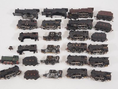 Lot 349 - A mixed group of unboxed TRIX TWIN OO/HO gauge...