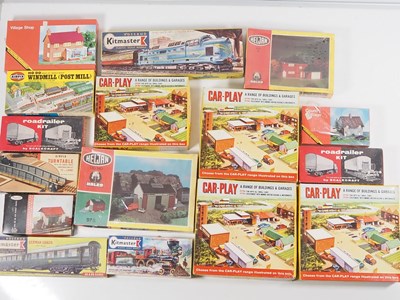 Lot 371 - A group of boxed, unbuilt OO gauge plastic...