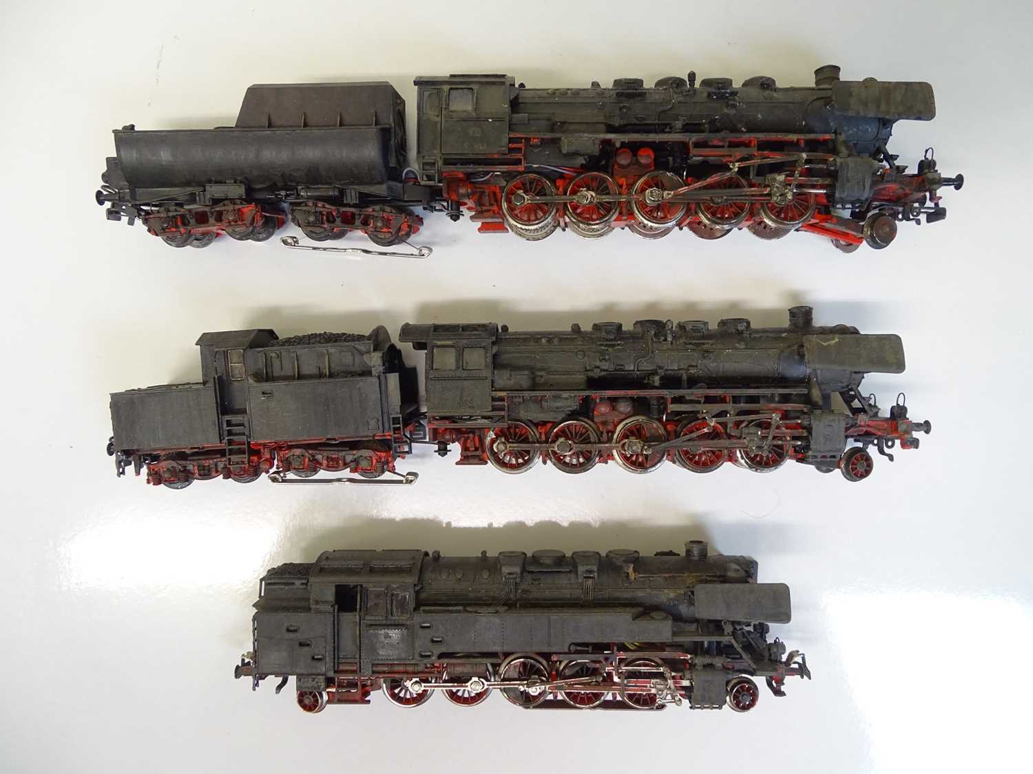 Lot 96 - HO SCALE MODEL RAILWAYS: A group of German...