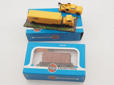 Lot 391 - An AIRFIX OO gauge 'Dr 'X' Adventure Train Set'...