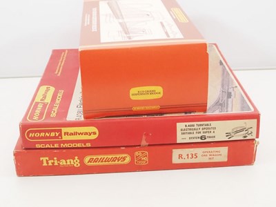 Lot 396 - A pair of boxed TRI-ANG / HORNBY turntables...