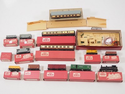 Lot 410 - A group of HORNBY DUBLO OO gauge model...