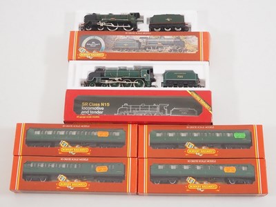 Lot 422 - A group of HORNBY OO gauge Southern Railway /...