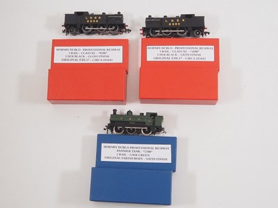 Lot 448 - A pair of professionally resprayed HORNBY...