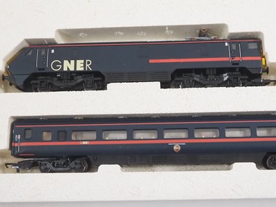 Lot 458 - A HORNBY OO gauge R1012 GNER 225 passenger...