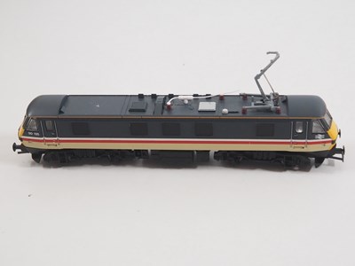 Lot 481 - A pair of HORNBY OO gauge R3585 class 90...
