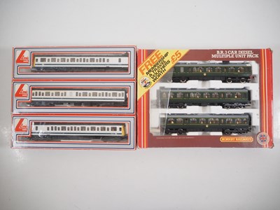 Lot 484 - A HORNBY OO gauge R687 3-car class 110 DMU in...