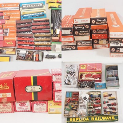 Lot 487 - A very large group of OO gauge model railways...