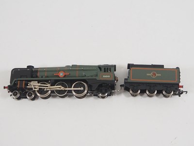 Lot 529 - A WRENN OO Gauge W2297 Bulleid Pacific steam...