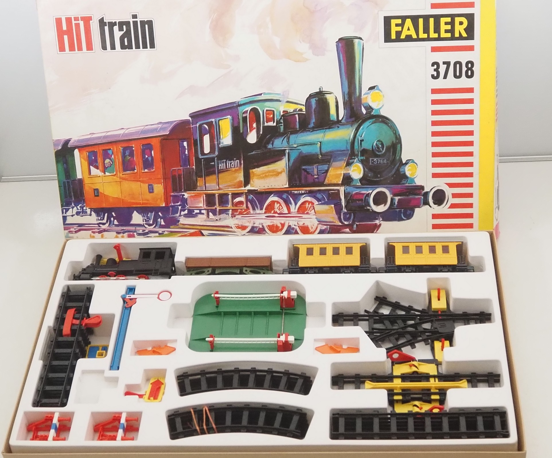 Lot 533 A FALLER 3708 HiT train large scale plastic