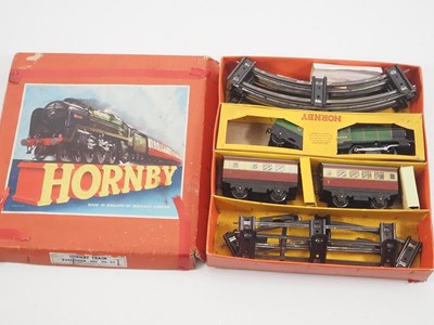 Lot 536 - A HORNBY O gauge clockwork No.31 passenger...