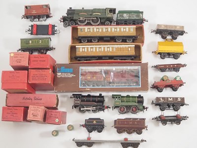 Lot 539 - A large group of boxed and unboxed O gauge...