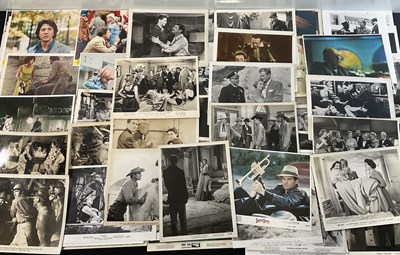 Lot 81 - A quantity of over 100 US lobby cards and...