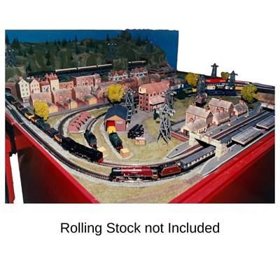 Lot 14 - A spectacular N gauge model railway layout...