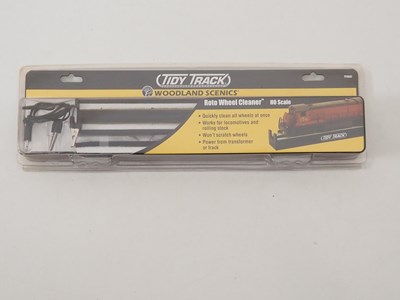 Lot 66 - A group of OO gauge Model Railway accessories...