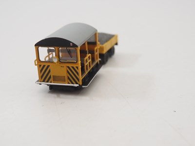 Lot 70 - A pair of BACHMANN OO gauge diesel locomotives...