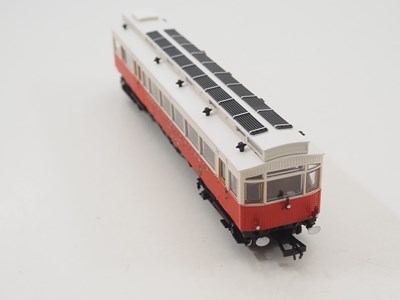 Lot 84 - A RAILS OF SHEFFIELD (by HELJAN) OO gauge...