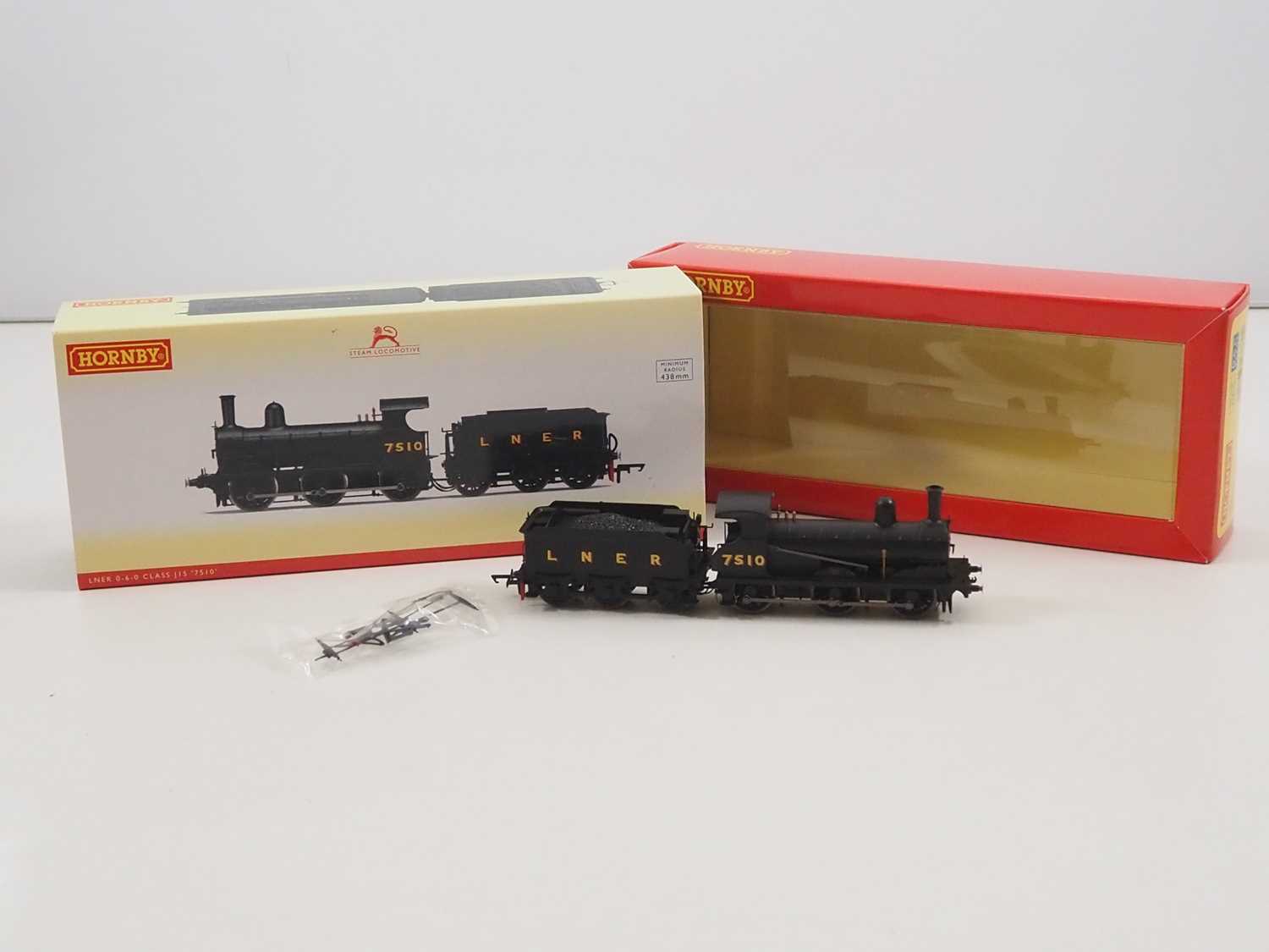 Lot 162 - A HORNBY OO gauge R3380 class J15 steam...