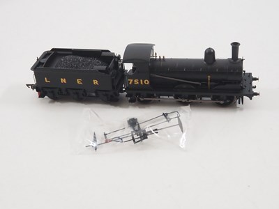 Lot 162 - A HORNBY OO gauge R3380 class J15 steam...