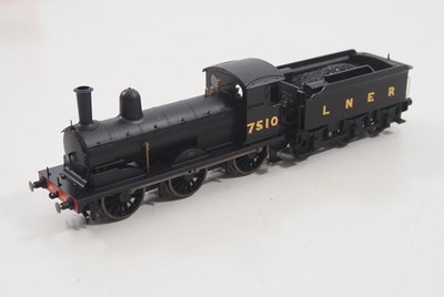 Lot 162 - A HORNBY OO gauge R3380 class J15 steam...