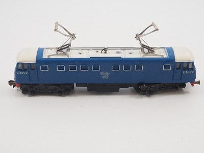 Lot 229 - A HORNBY DUBLO OO gauge 3245 3-rail AL-1...