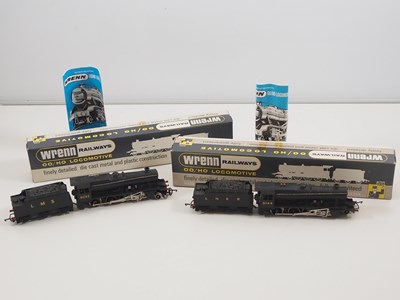Lot 248 - A pair of WRENN OO gauge Class 8F steam...