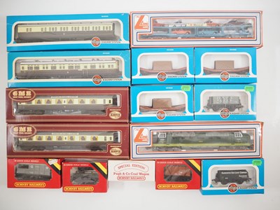 Lot 250 - A group of OO gauge model railway rolling...