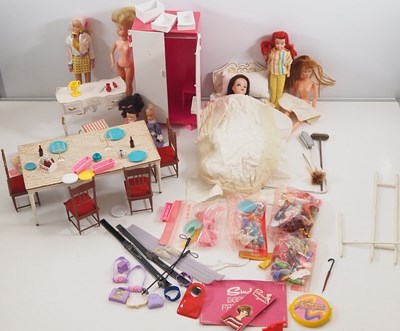 Lot 291 - A large quantity of mostly PEDIGREE Sindy...