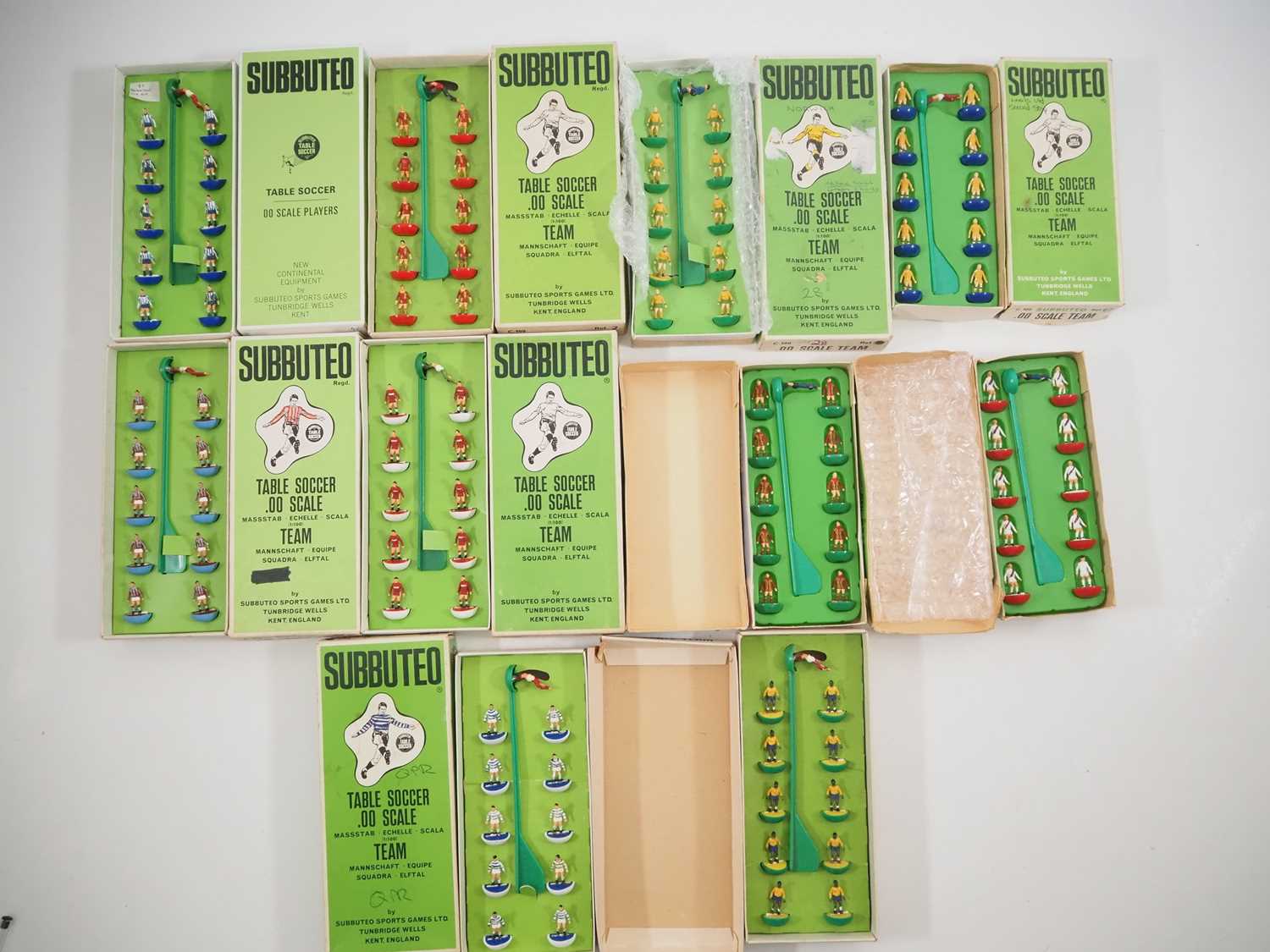 Lot 299 - A group of vintage SUBBUTEO teams to include...