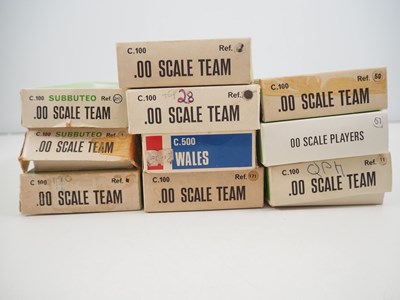 Lot 299 - A group of vintage SUBBUTEO teams to include...