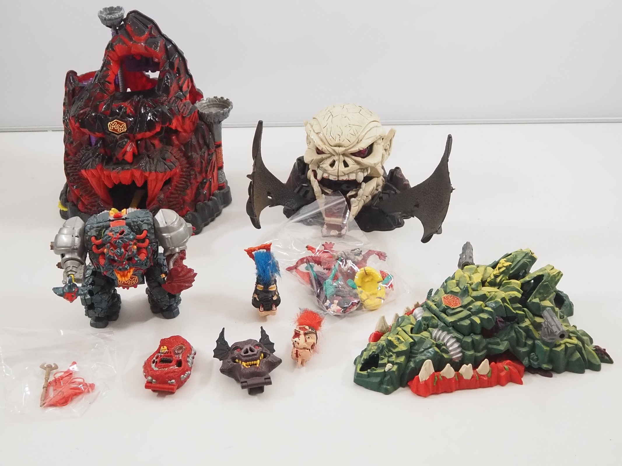 早割クーポン！ Lot 310 - Mighty Max: A group of Mighty Max playsets 特撮