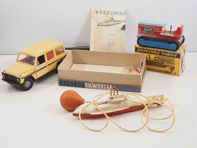 Lot 323 - A group of vintage Czechoslovakian...