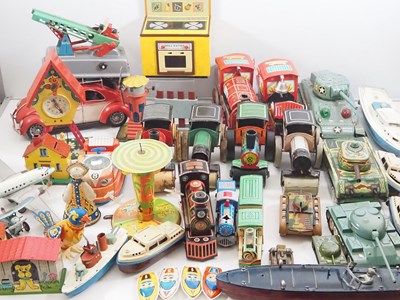Lot 326 - A large crate of vintage tinplate and plastic...