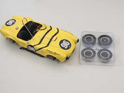 Lot 402 - A GMP G1202610 1/12 scale Shelby Cobra 289