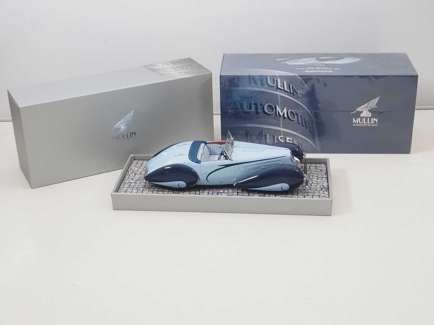 Lot 407 - A MINICHAMPS (Mullin Automotive Museum) 1/18...
