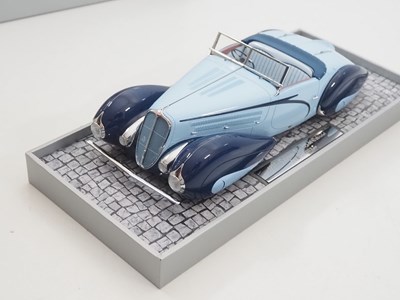 Lot 407 - A MINICHAMPS (Mullin Automotive Museum) 1/18...