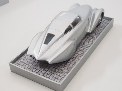 Lot 408 - A MINICHAMPS (Mullin Automotive Museum) 1/18...