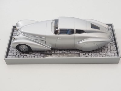 Lot 408 - A MINICHAMPS (Mullin Automotive Museum) 1/18...