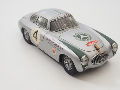 Lot 433 - A CMC M-017 1/24 scale diecast Mercedes 300SL...