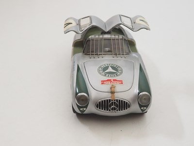 Lot 433 - A CMC M-017 1/24 scale diecast Mercedes 300SL...
