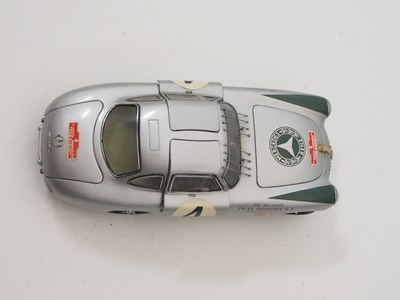 Lot 433 - A CMC M-017 1/24 scale diecast Mercedes 300SL...