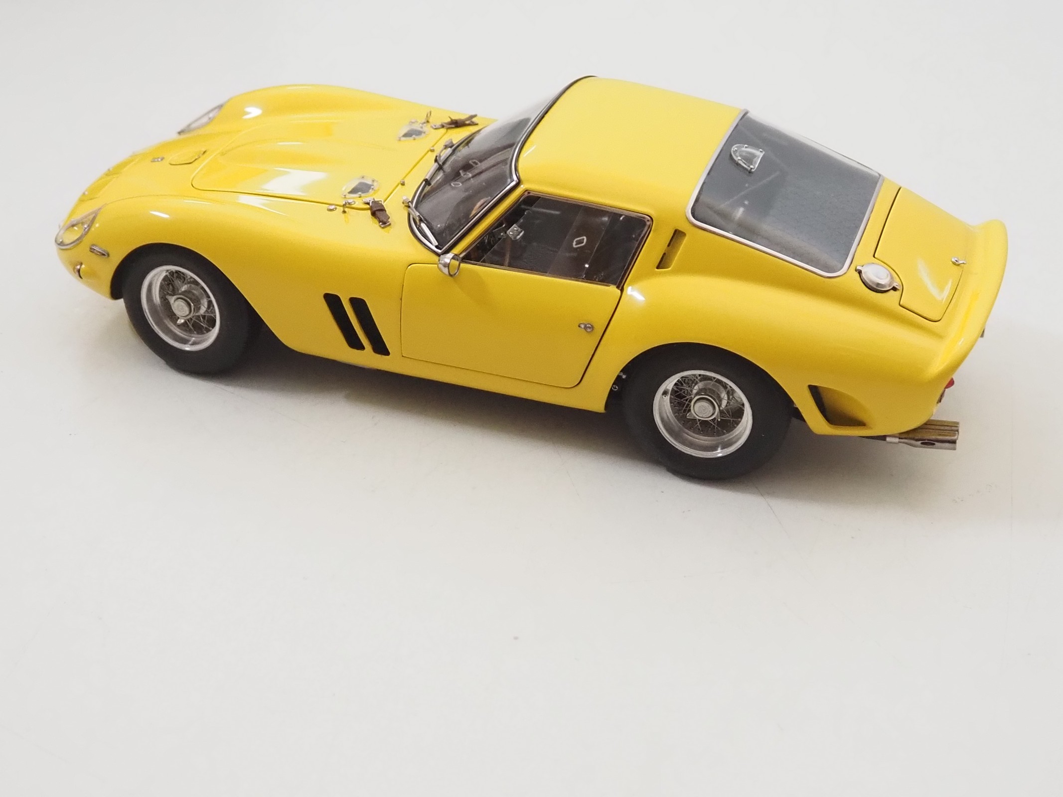 CMC 1/18 フェラーリ 250 GTO RHD 1962 yellow 1/18 CMC 1962 Ferrari 250 GTO 250GTO (Yellow) Diecast Car